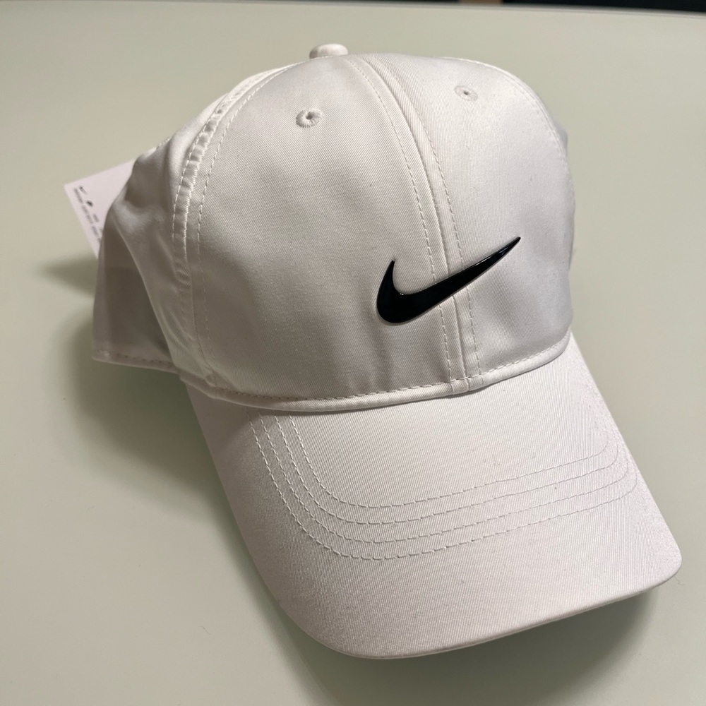 Brand new unisex white Nike Golf Cap
